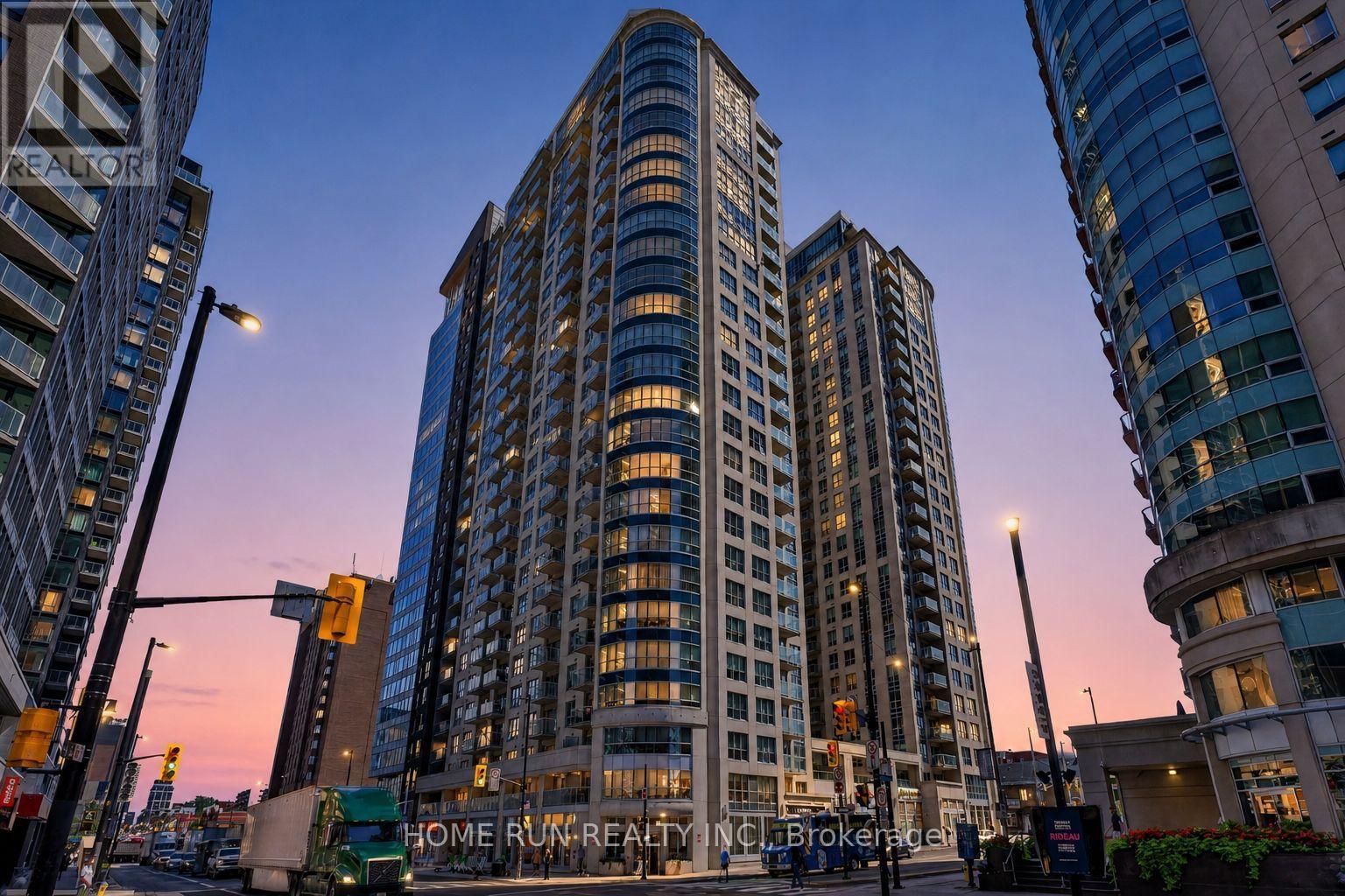 1307 - 242 Rideau Street, Ottawa, Ontario  K2S 0B7 - Photo 2 - X13641662