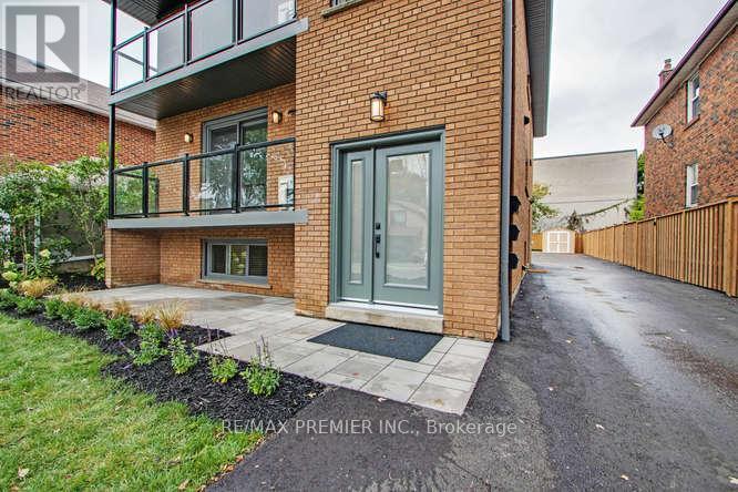 2 - 52 Vanevery Road, Toronto (Mimico), Ontario  M8V 1Y6 - Photo 5 - W13690008