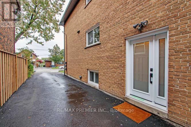 2 - 52 Vanevery Road, Toronto (Mimico), Ontario  M8V 1Y6 - Photo 6 - W13690008