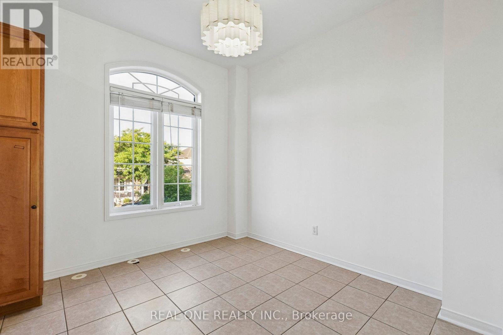 2350 Sutton Drive, Burlington (Orchard), Ontario  L7L 6Y8 - Photo 13 - W13690018