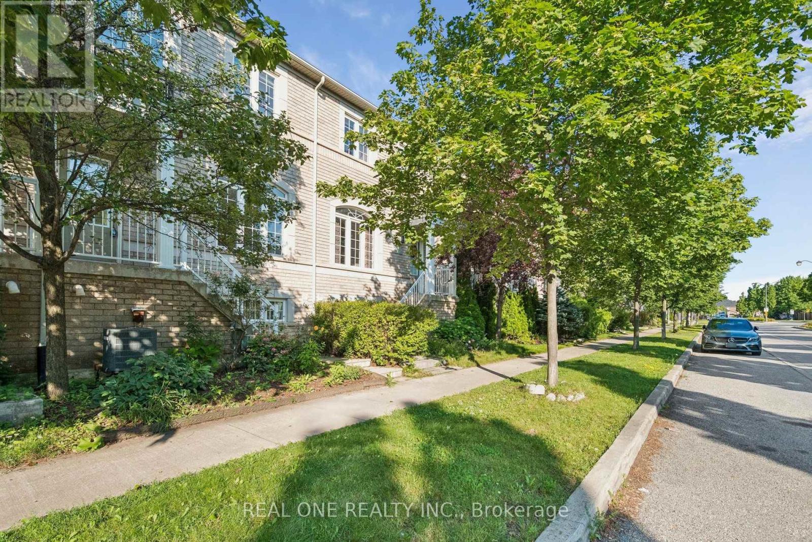 2350 Sutton Drive, Burlington (Orchard), Ontario  L7L 6Y8 - Photo 3 - W13690018