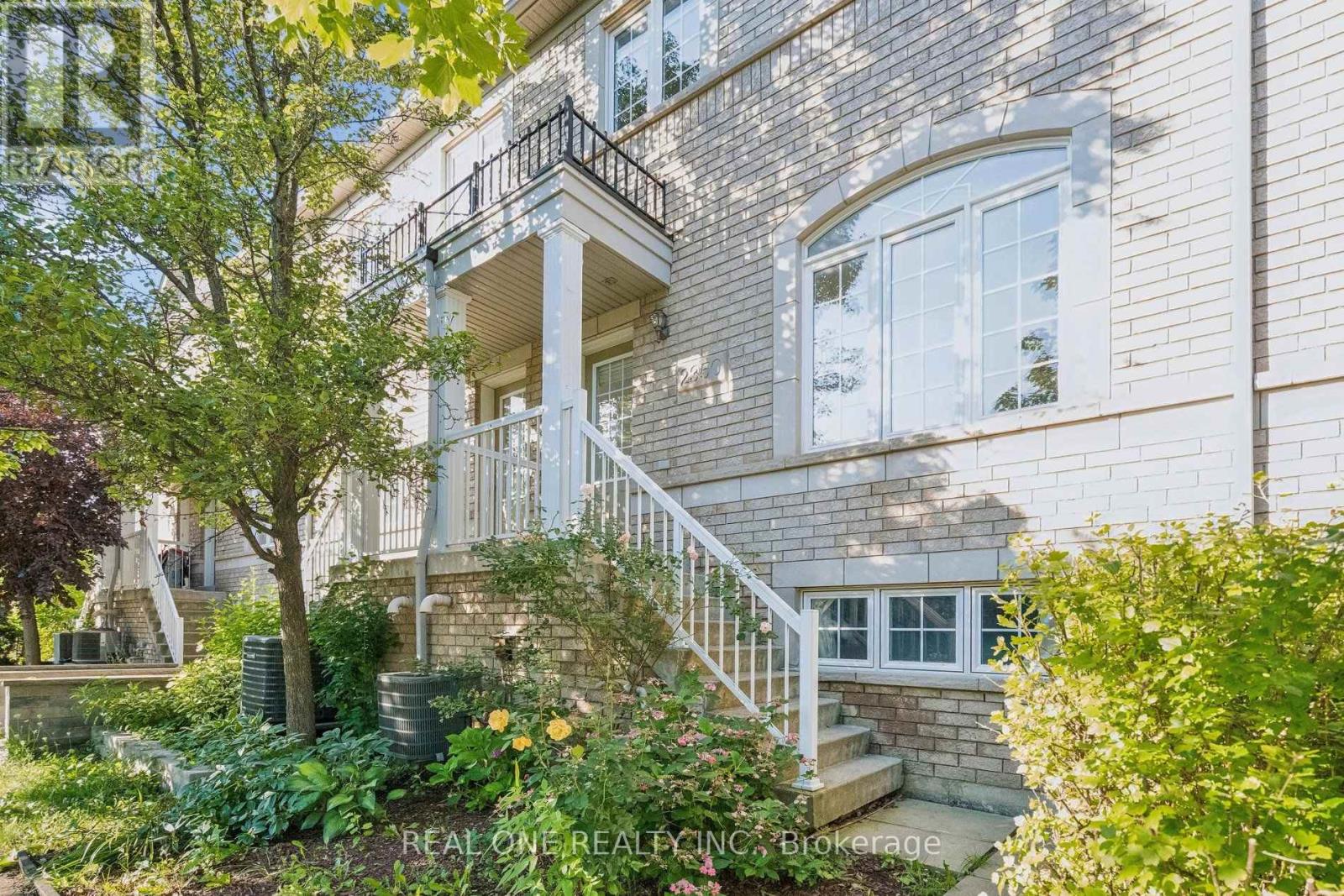 2350 Sutton Drive, Burlington (Orchard), Ontario  L7L 6Y8 - Photo 4 - W13690018