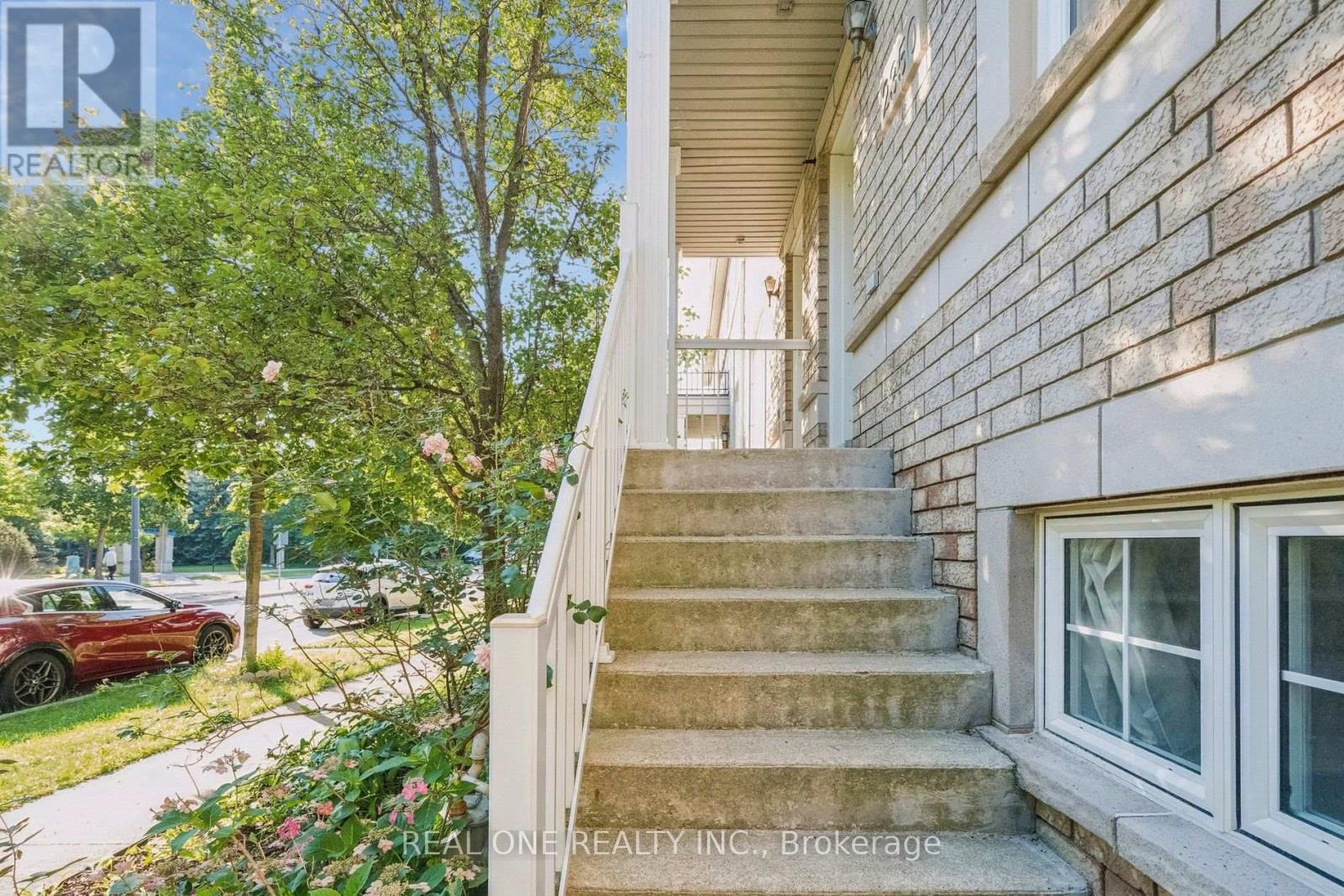2350 Sutton Drive, Burlington (Orchard), Ontario  L7L 6Y8 - Photo 6 - W13690018