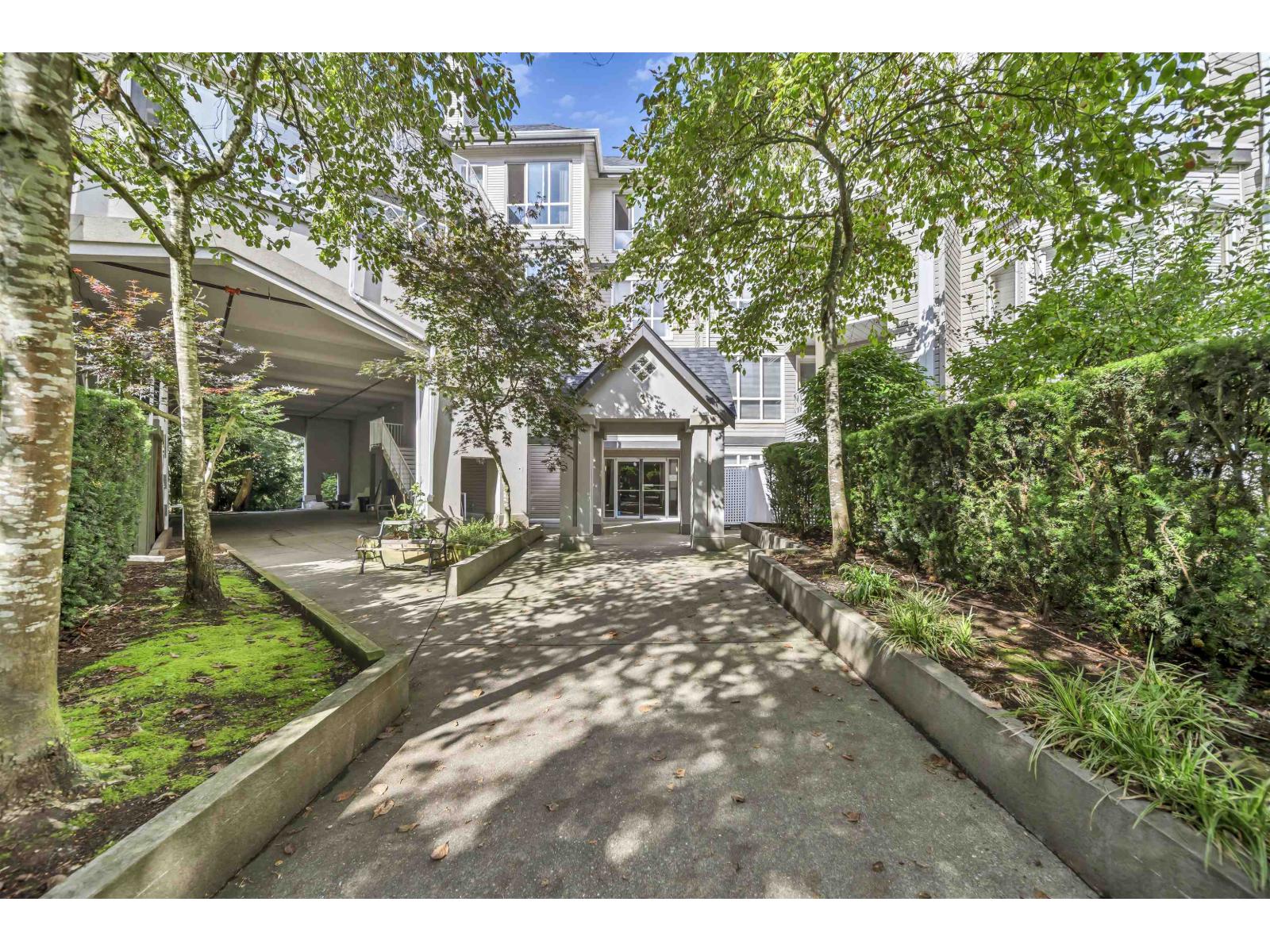 430 9979 140 STREET, Surrey, British Columbia
