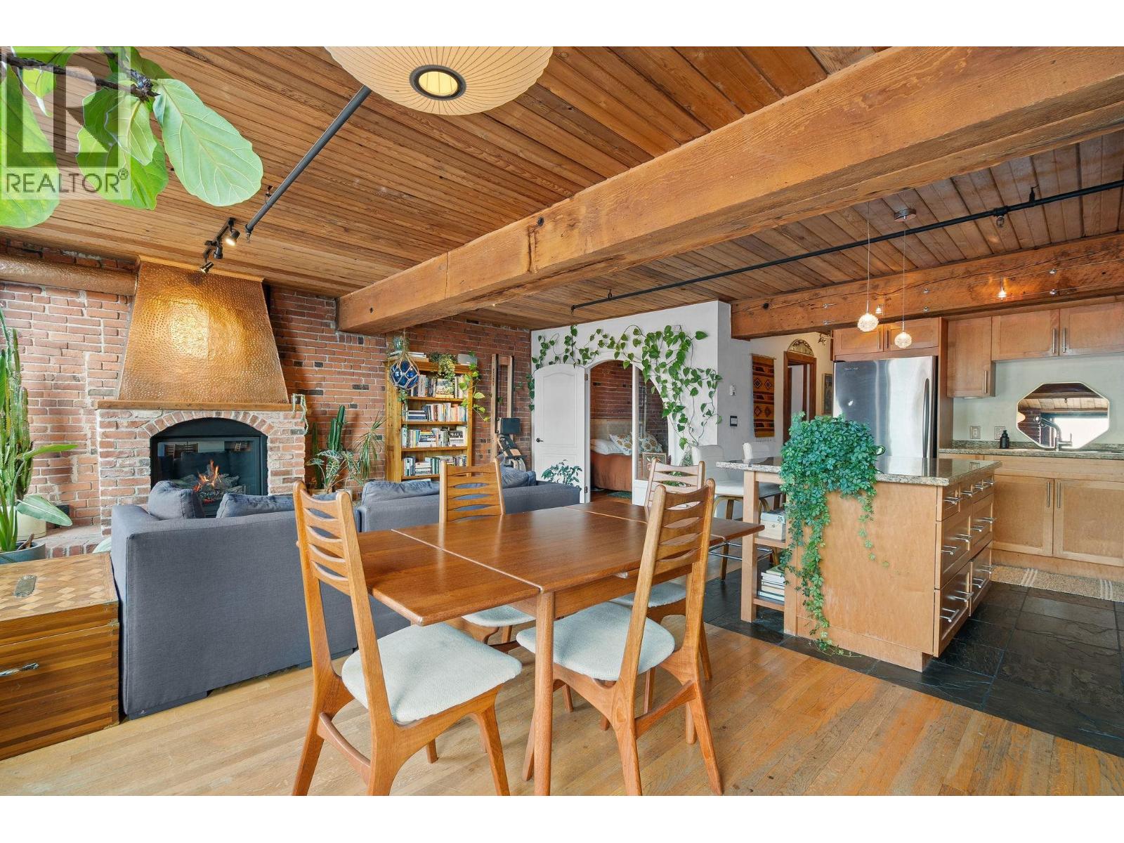 305 41 Alexander Street, Vancouver, British Columbia  V6A 1B2 - Photo 2 - R3157119