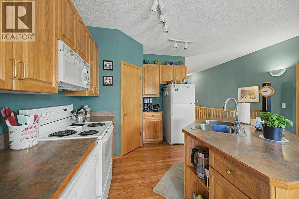 18 Prominence View SW, Calgary, Alberta  T3H 3M8 - Photo 14 - A2314106