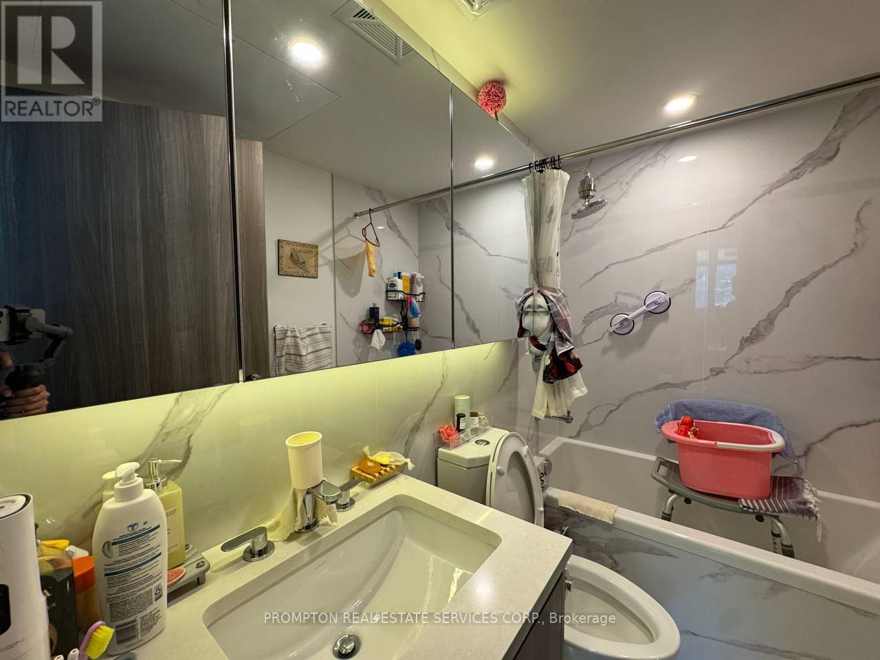 1602 - 3 Concord Cityplace Way, Toronto, Ontario M5V 0X4 - Photo 18 - C13689908