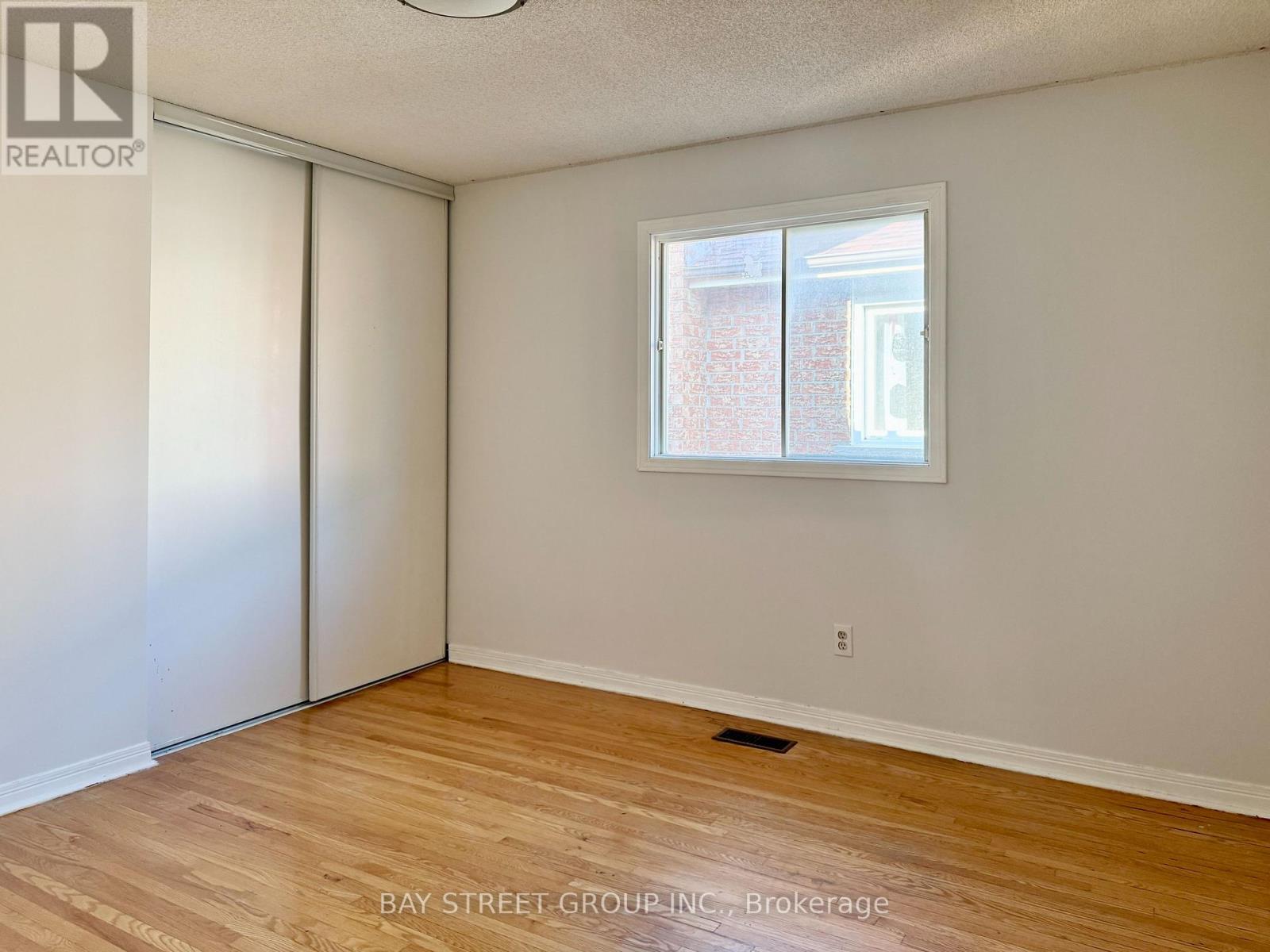 32 Perthshire Street, Toronto, Ontario  M1V 3A9 - Photo 15 - E13690026