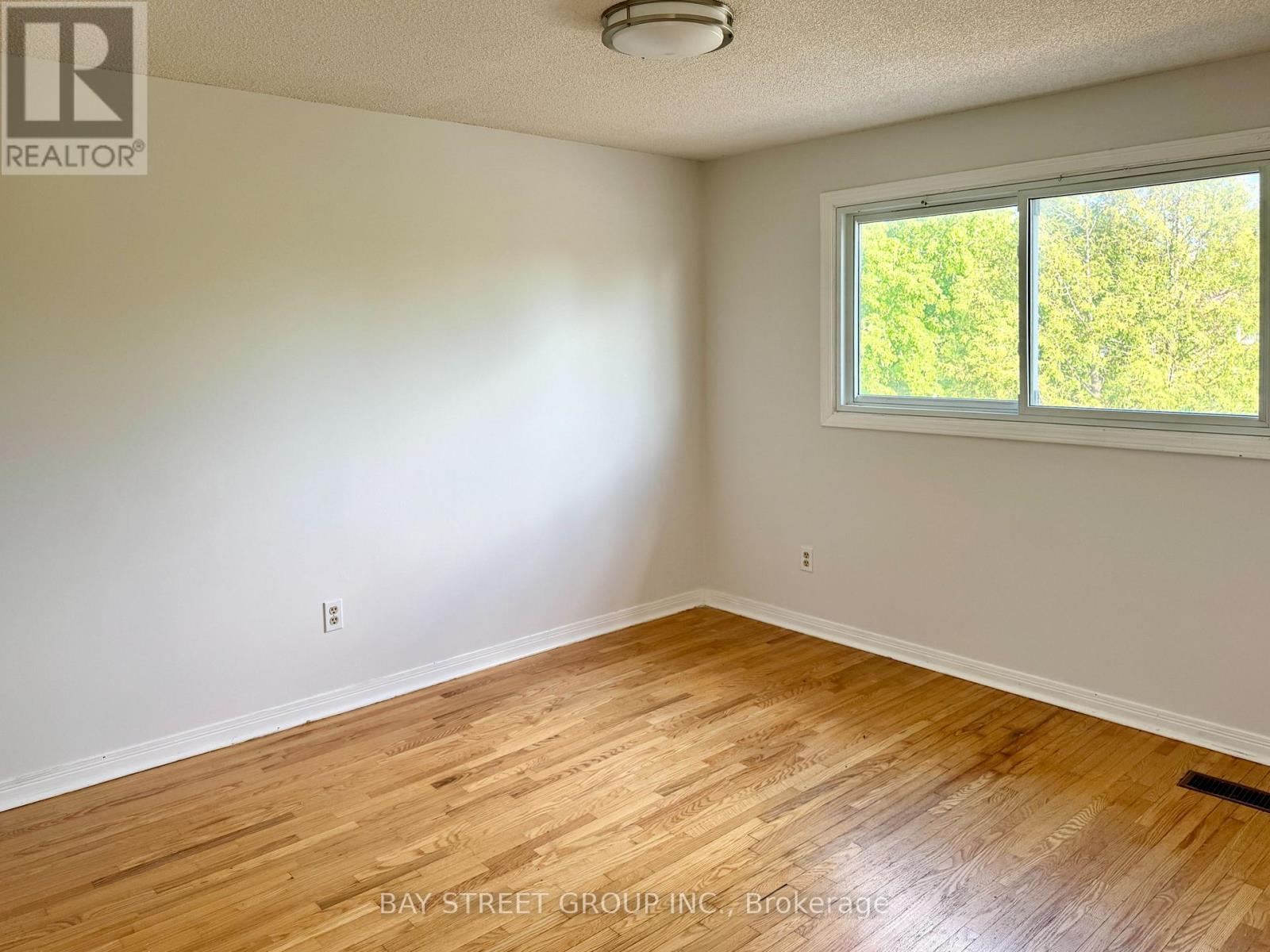 32 Perthshire Street, Toronto, Ontario  M1V 3A9 - Photo 16 - E13690026