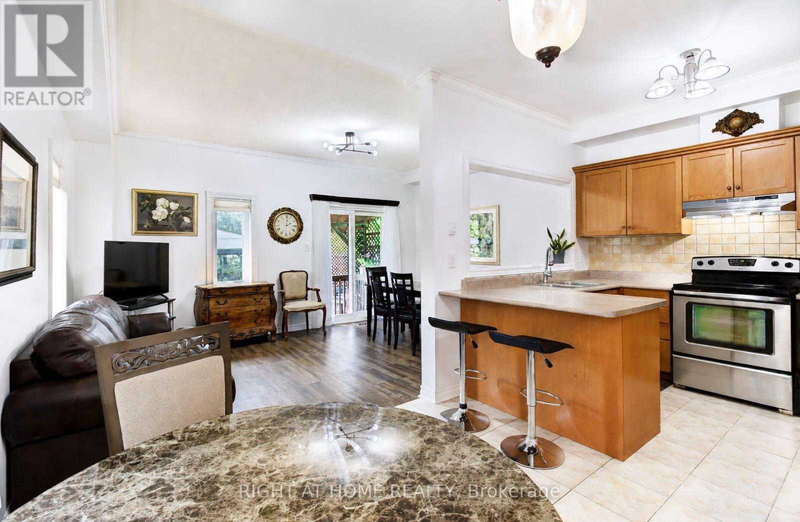 116 Nasir Crescent, Vaughan, Ontario L6A 3B2 - Photo 2 - N13690020