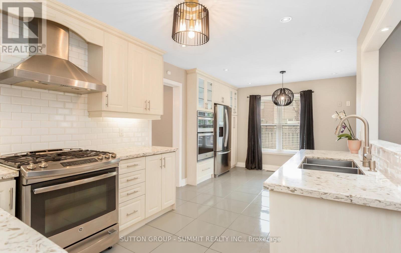 7136 Baywood Court, Mississauga, Ontario  L5N 5N6 - Photo 12 - W13690030