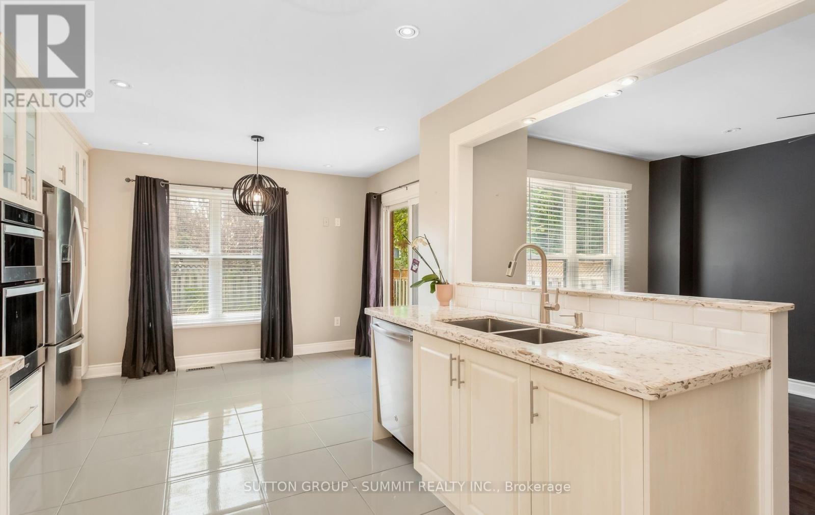 7136 Baywood Court, Mississauga, Ontario  L5N 5N6 - Photo 13 - W13690030