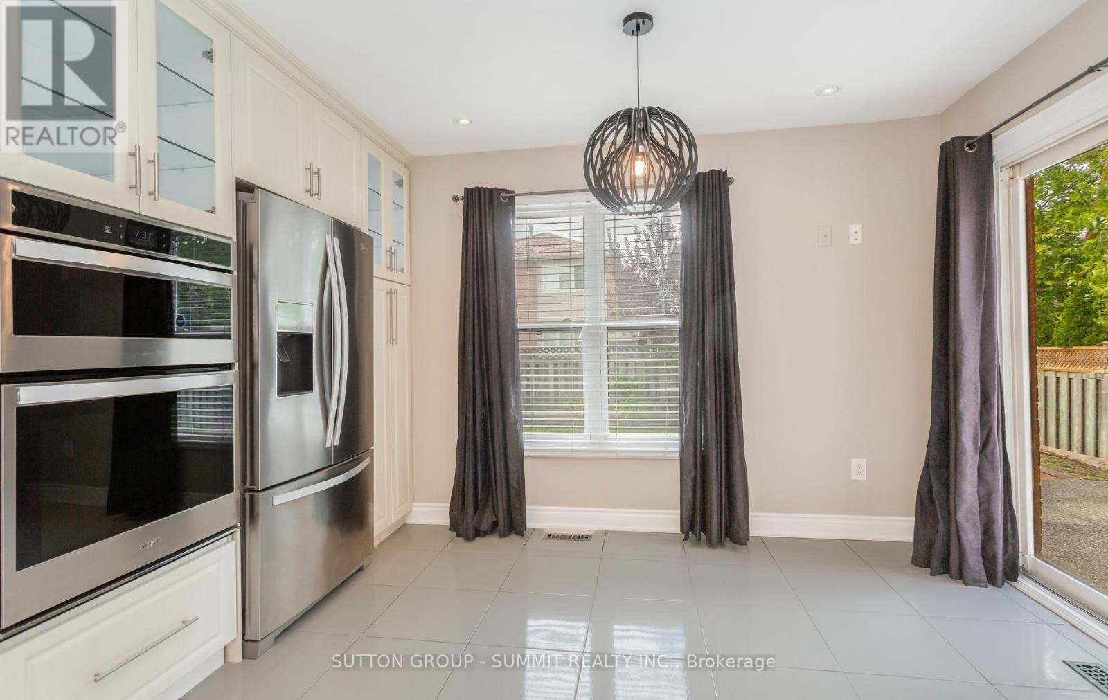 7136 Baywood Court, Mississauga, Ontario  L5N 5N6 - Photo 14 - W13690030
