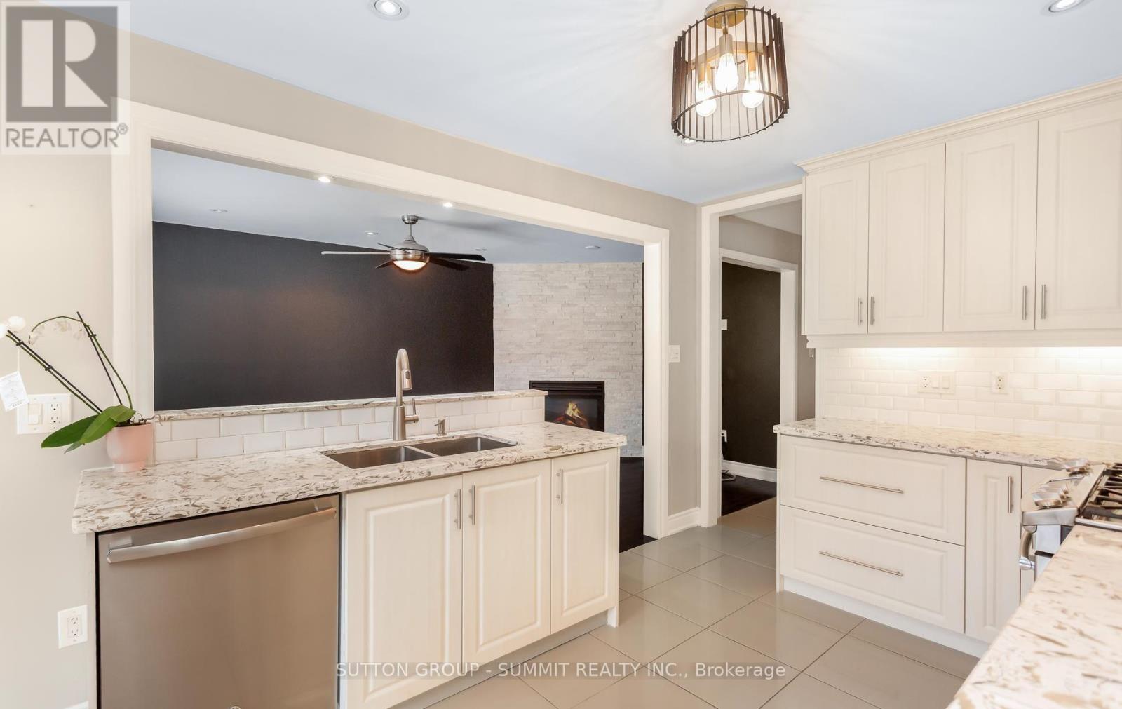 7136 Baywood Court, Mississauga, Ontario  L5N 5N6 - Photo 16 - W13690030