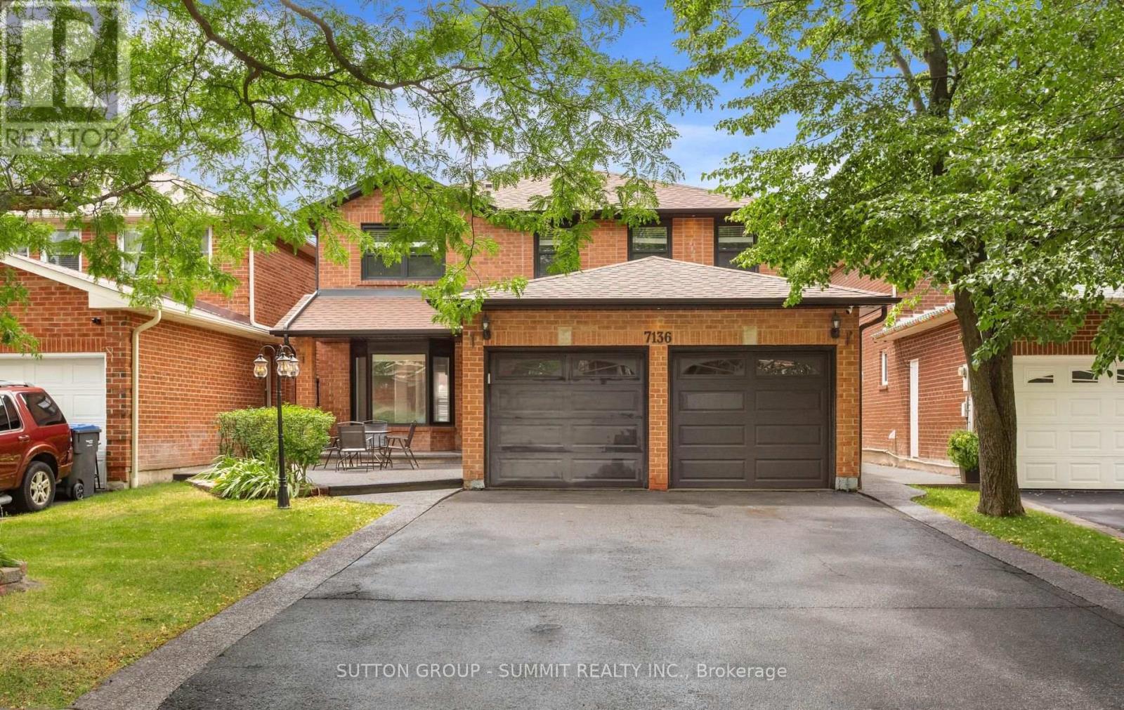 7136 Baywood Court, Mississauga, Ontario  L5N 5N6 - Photo 2 - W13690030