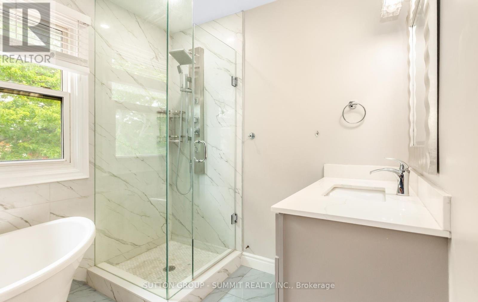 7136 Baywood Court, Mississauga, Ontario  L5N 5N6 - Photo 25 - W13690030