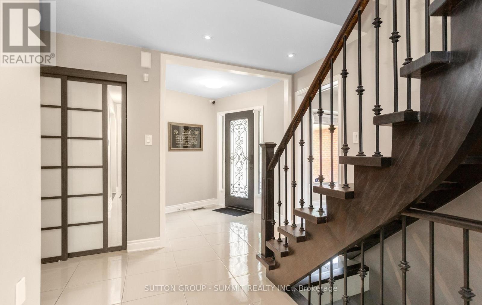 7136 Baywood Court, Mississauga, Ontario  L5N 5N6 - Photo 4 - W13690030