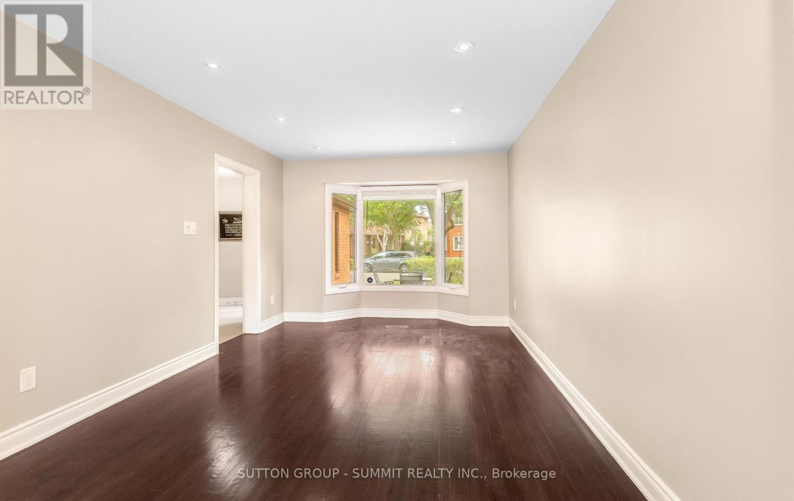 7136 Baywood Court, Mississauga, Ontario  L5N 5N6 - Photo 6 - W13690030