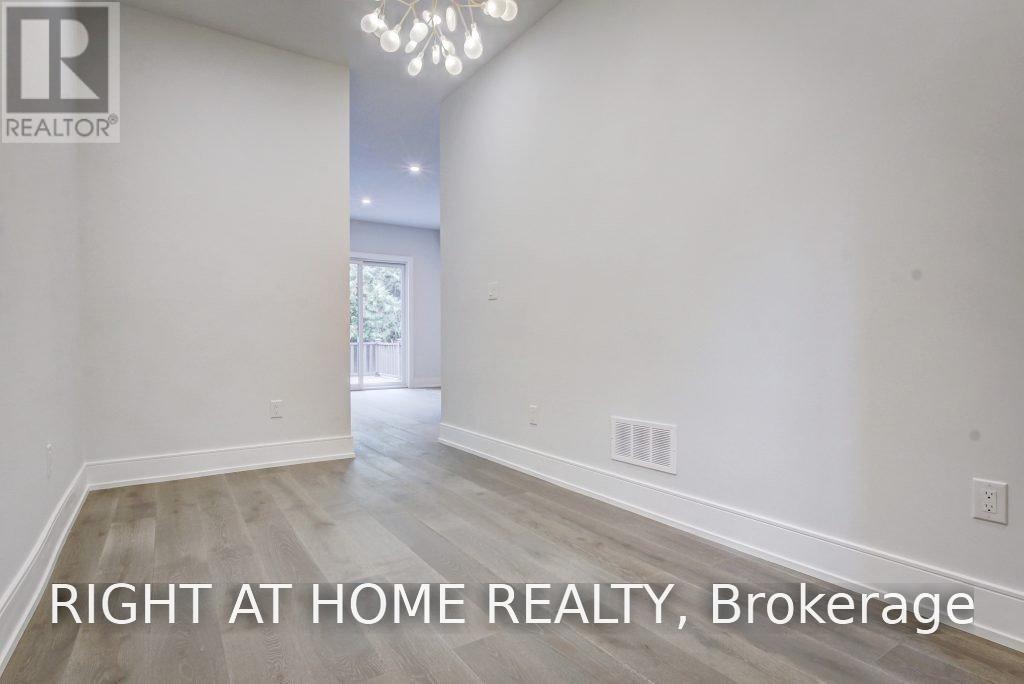 1165 Pinegrove Road, Oakville, Ontario  L6L 2W3 - Photo 5 - W13690036