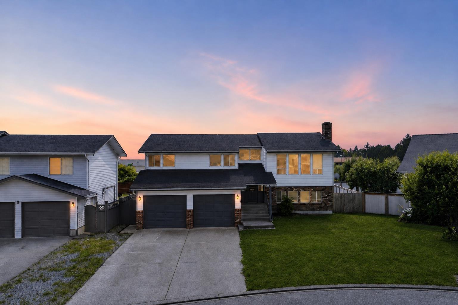 32478 Qualicum Place, Abbotsford, British Columbia  V2T 5A6 - Photo 2 - R3156841