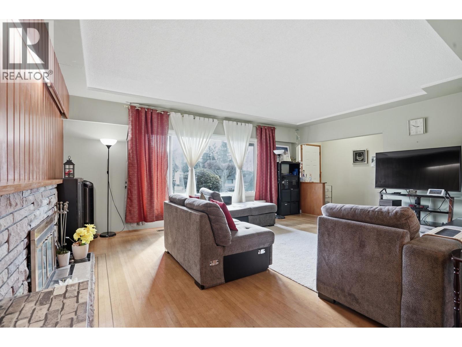 9645 David Drive, Burnaby, British Columbia  V3J 1H2 - Photo 5 - R3136904
