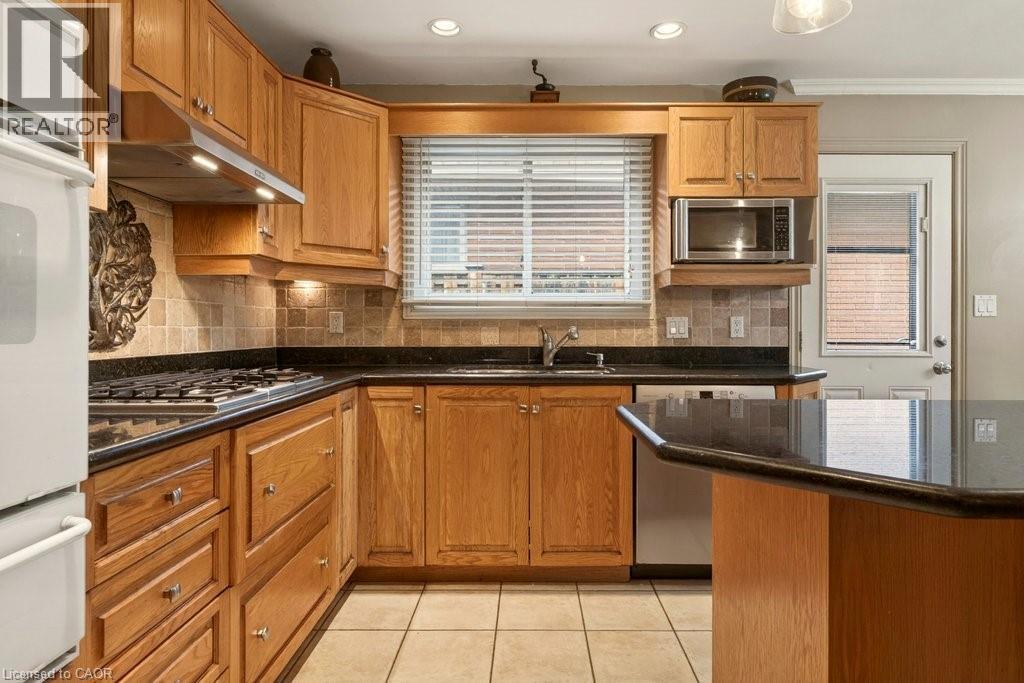 161 Manning Avenue, Hamilton, Ontario  L9A 3G1 - Photo 11 - 40829515