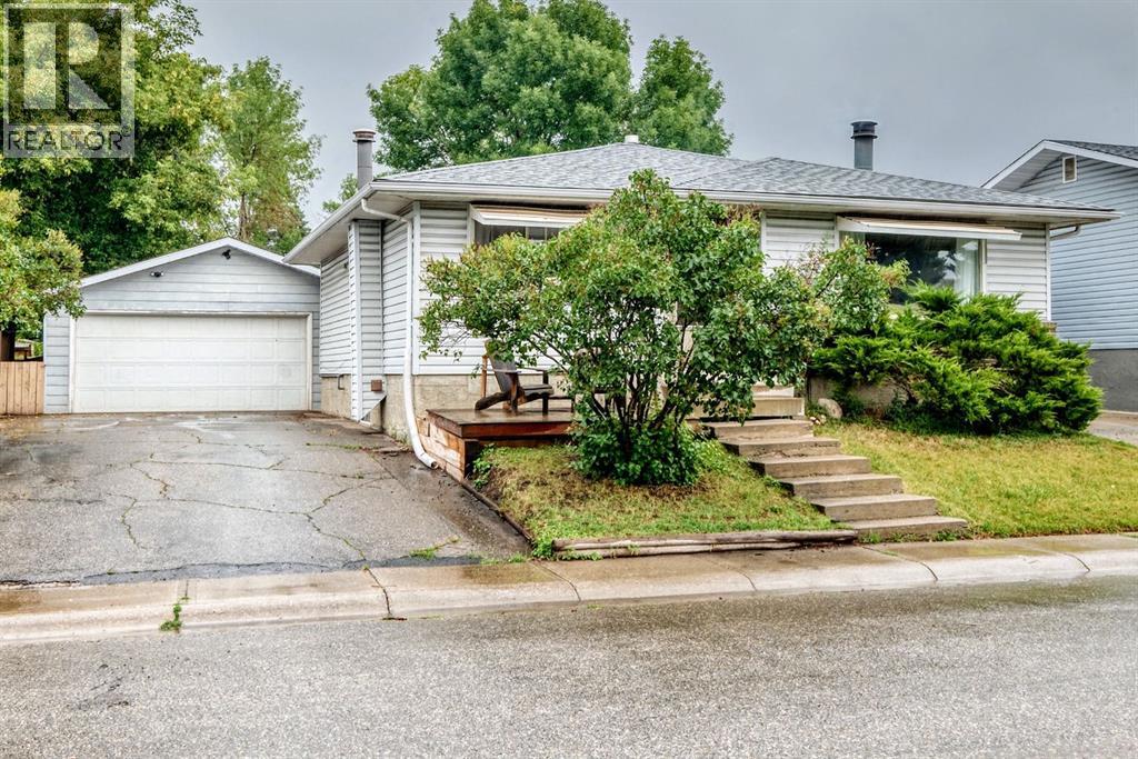 1949 LYTTON Crescent SE, Calgary, Alberta