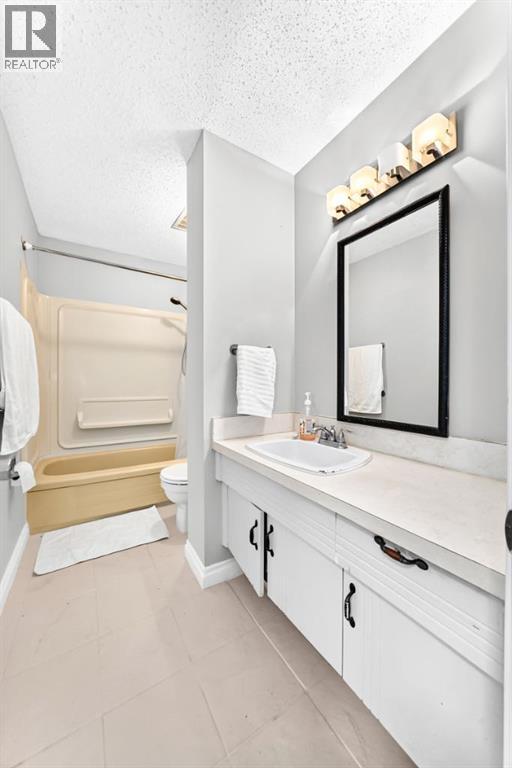 1949 Lytton Crescent SE, Calgary, Alberta  T2C 1K9 - Photo 22 - A2337494