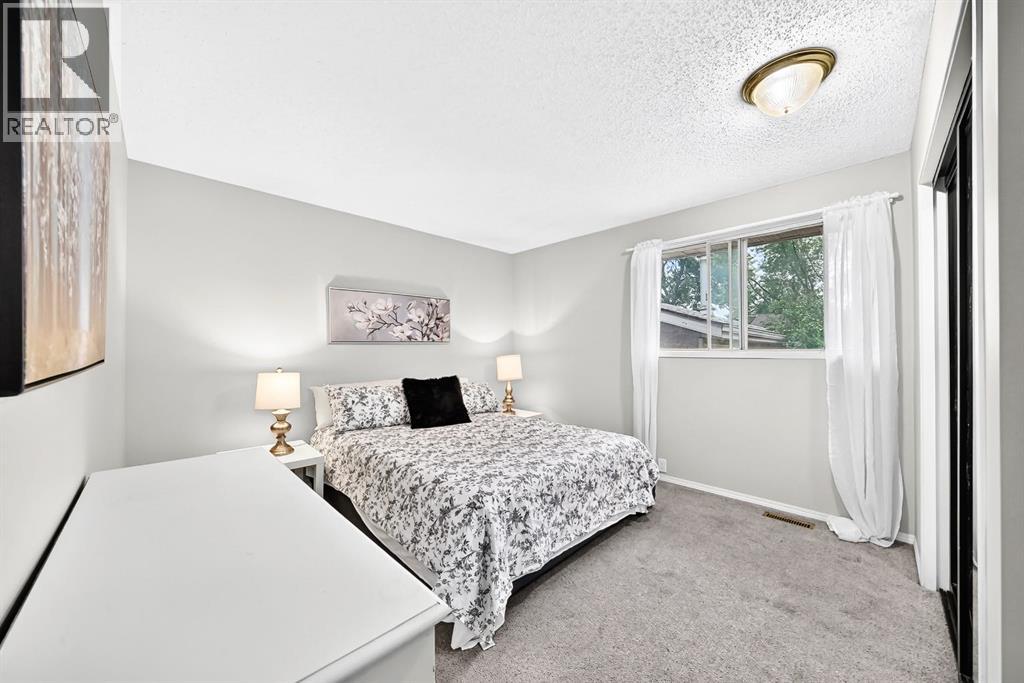 1949 Lytton Crescent SE, Calgary, Alberta  T2C 1K9 - Photo 14 - A2337494