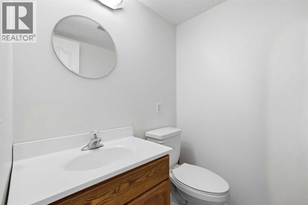 12, 800 Bowcroft Place, Cochrane, Alberta  T4C 1B9 - Photo 9 - A2336049