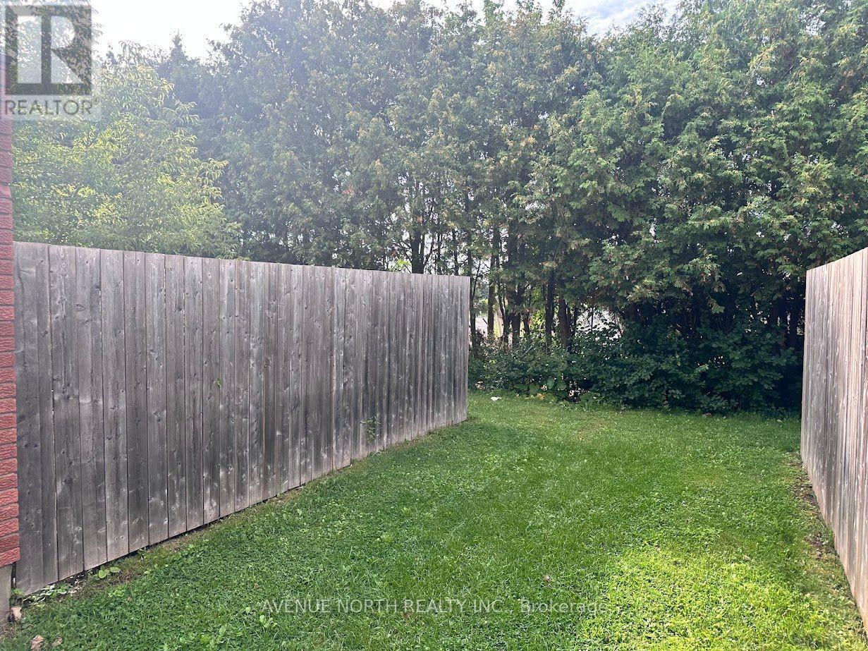 1352 Foxwell Street, Ottawa, Ontario  K1B 5J2 - Photo 4 - X13690050