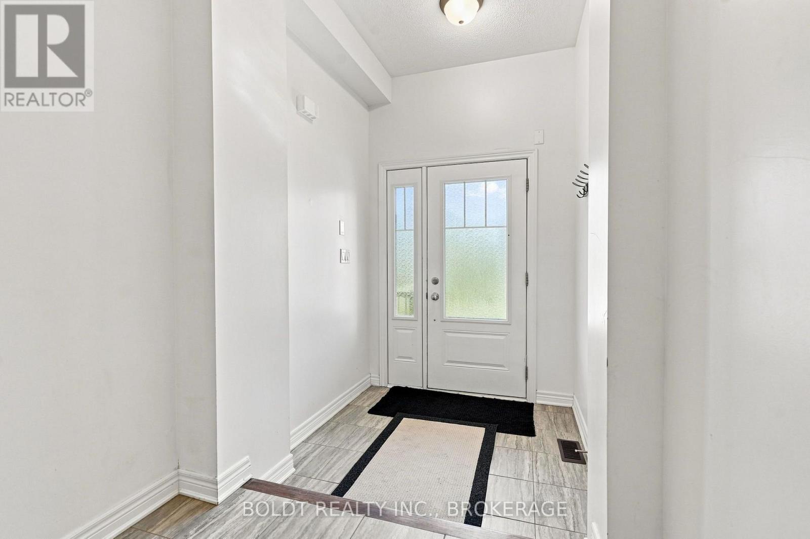 85 Homestead Way, Thorold, Ontario  L2V 0J8 - Photo 3 - X13690078