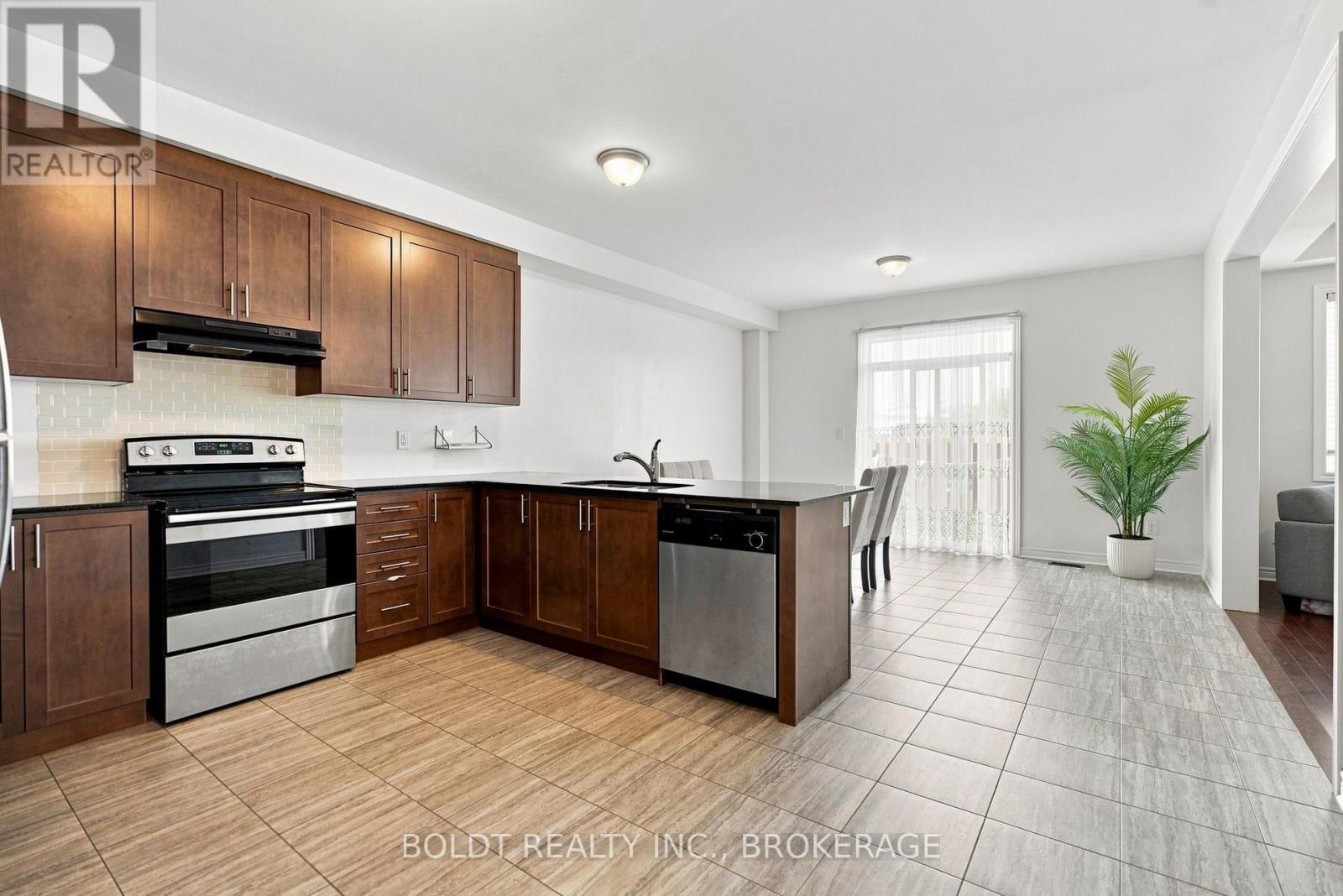 85 Homestead Way, Thorold, Ontario  L2V 0J8 - Photo 9 - X13690078