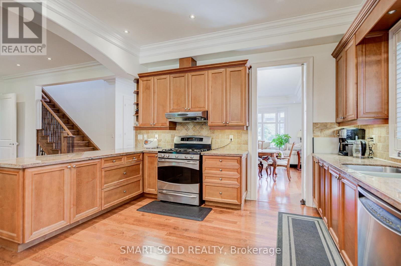 6 Brill Crescent, Toronto, Ontario  M2R 2X3 - Photo 17 - C13690052