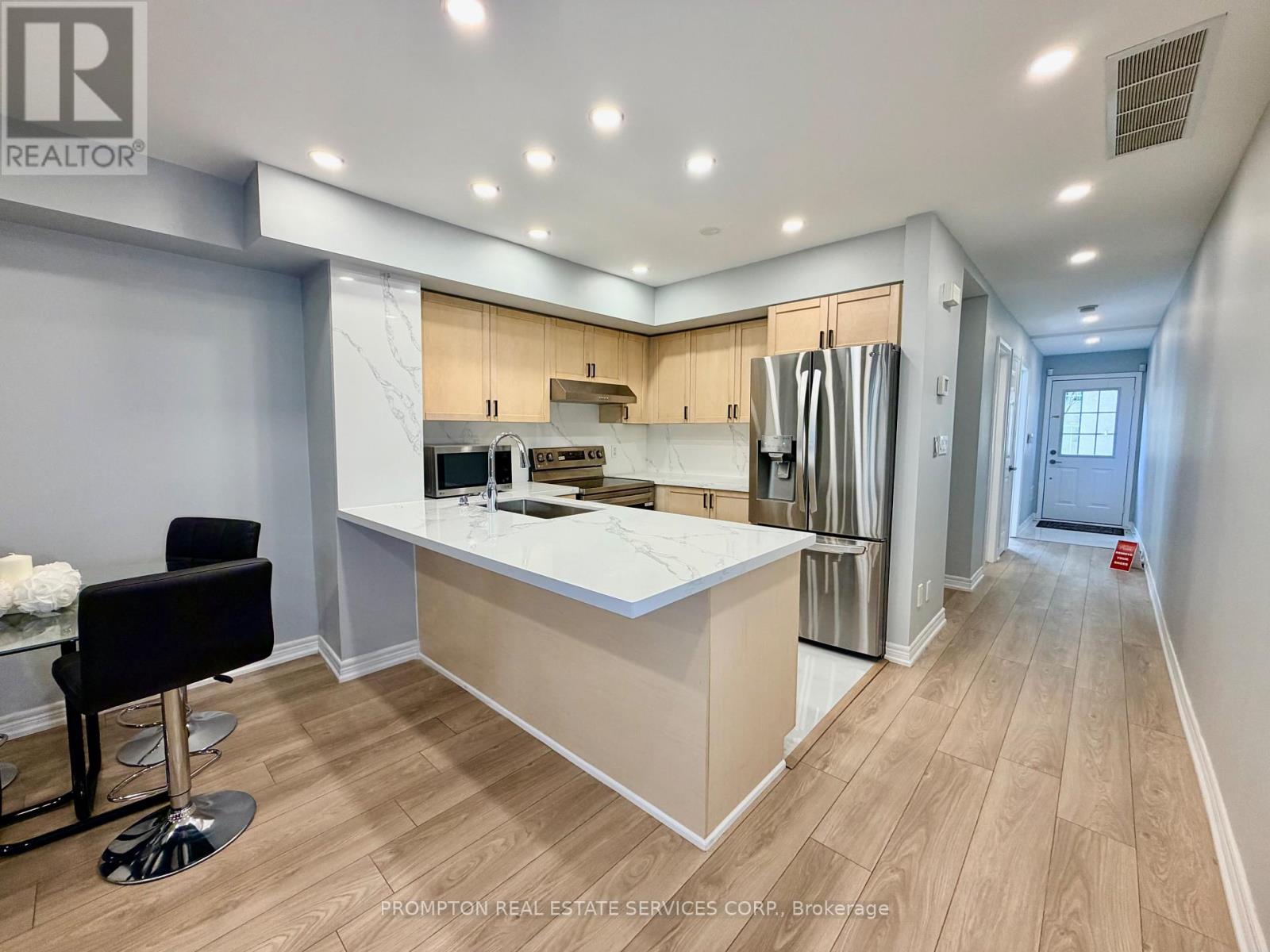 11 - 285 Antibes Drive, Toronto, Ontario  M2R 3X9 - Photo 8 - C13690054