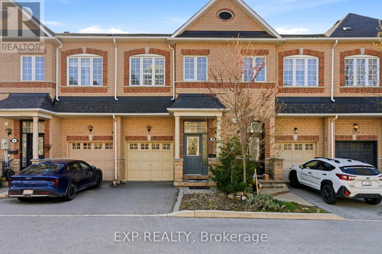 6 Purple Finch Court, Brampton, Ontario  L6X 5A3 - Photo 3 - W13690064