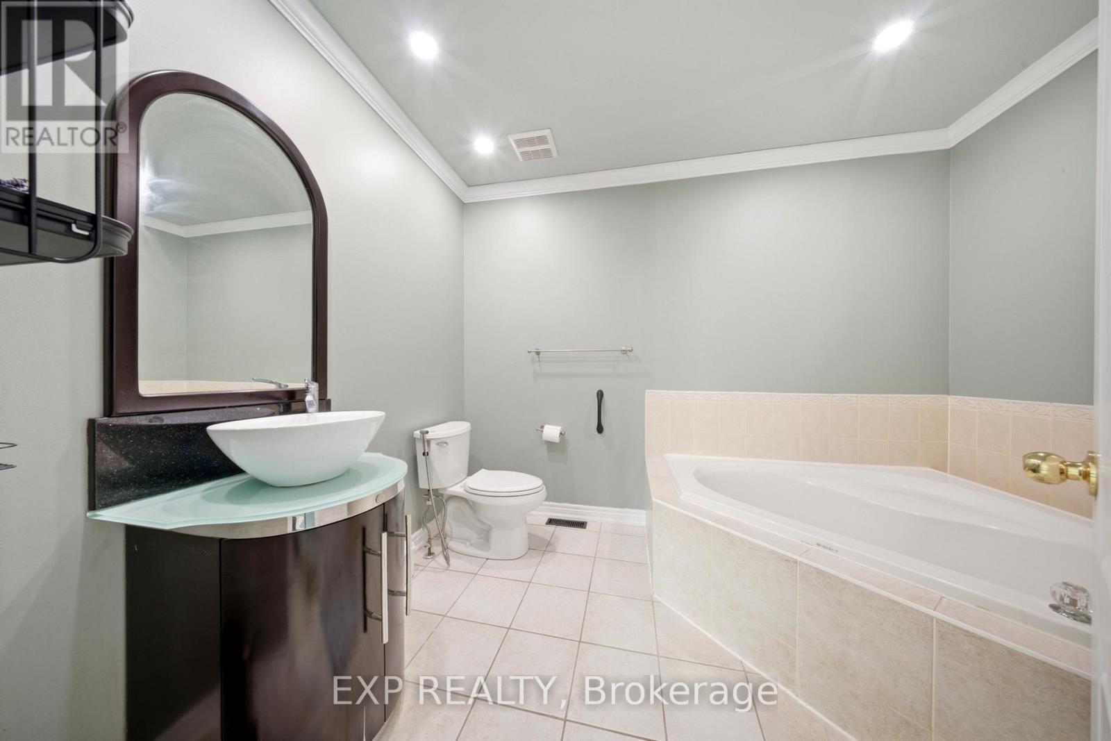 6 Purple Finch Court, Brampton, Ontario  L6X 5A3 - Photo 32 - W13690064