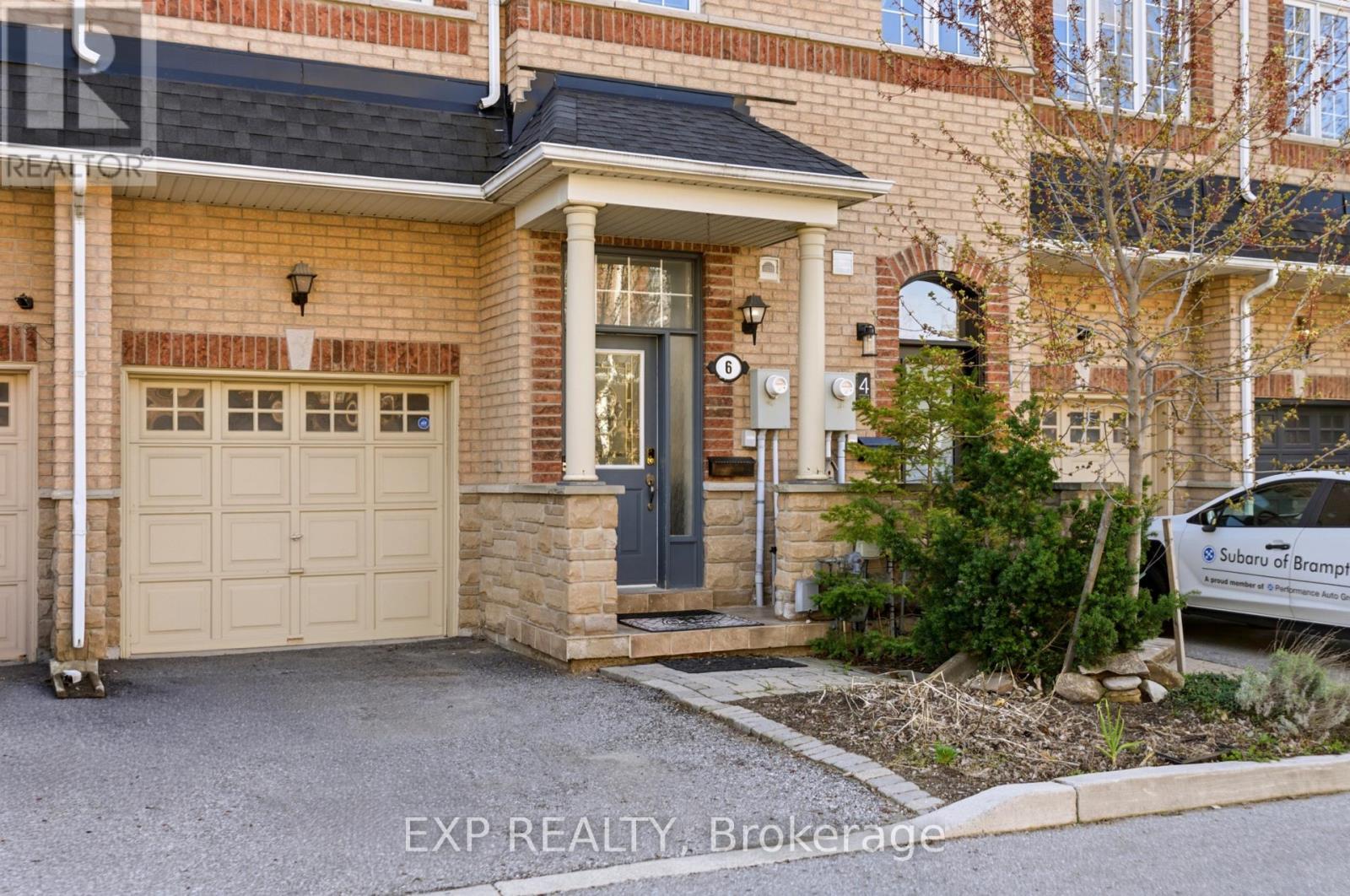 6 Purple Finch Court, Brampton, Ontario  L6X 5A3 - Photo 4 - W13690064