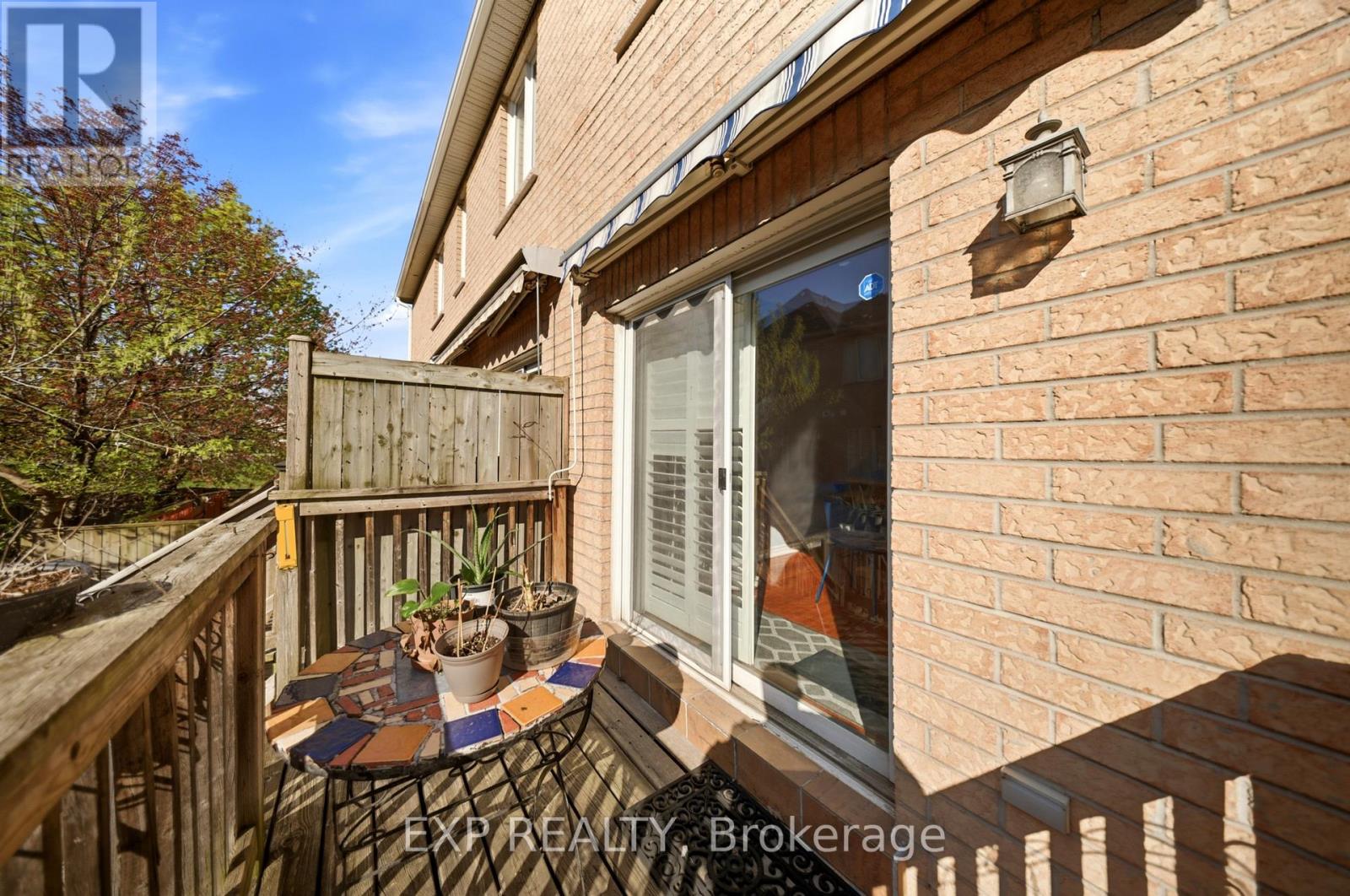 6 Purple Finch Court, Brampton, Ontario  L6X 5A3 - Photo 6 - W13690064