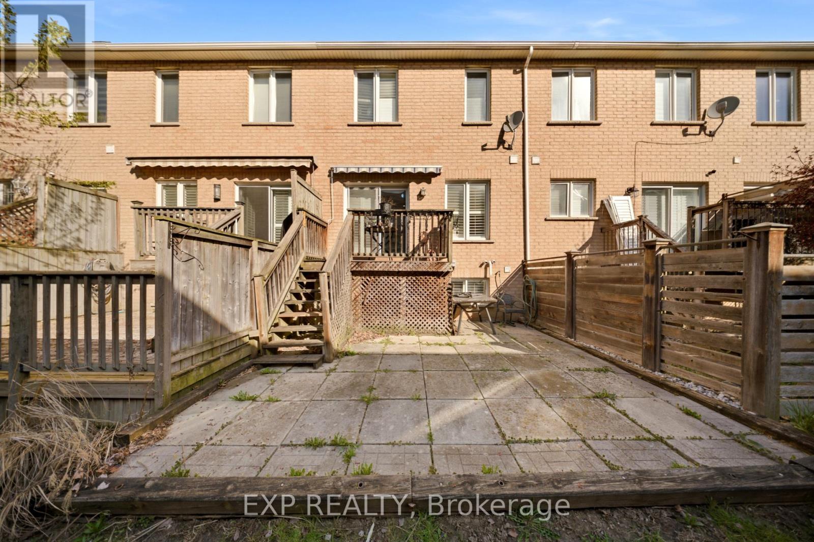 6 Purple Finch Court, Brampton, Ontario  L6X 5A3 - Photo 7 - W13690064