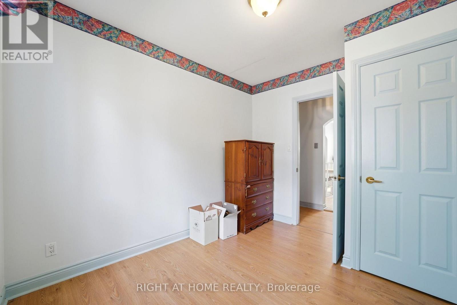 1290 Strathy Avenue, Mississauga, Ontario  L5E 2K8 - Photo 20 - W13690080