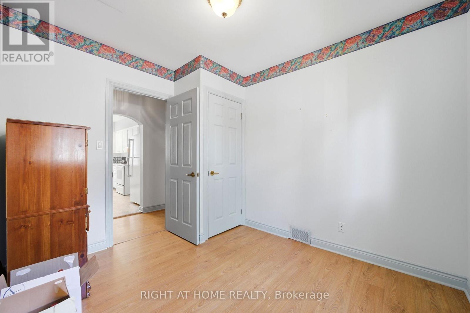 1290 Strathy Avenue, Mississauga, Ontario  L5E 2K8 - Photo 21 - W13690080