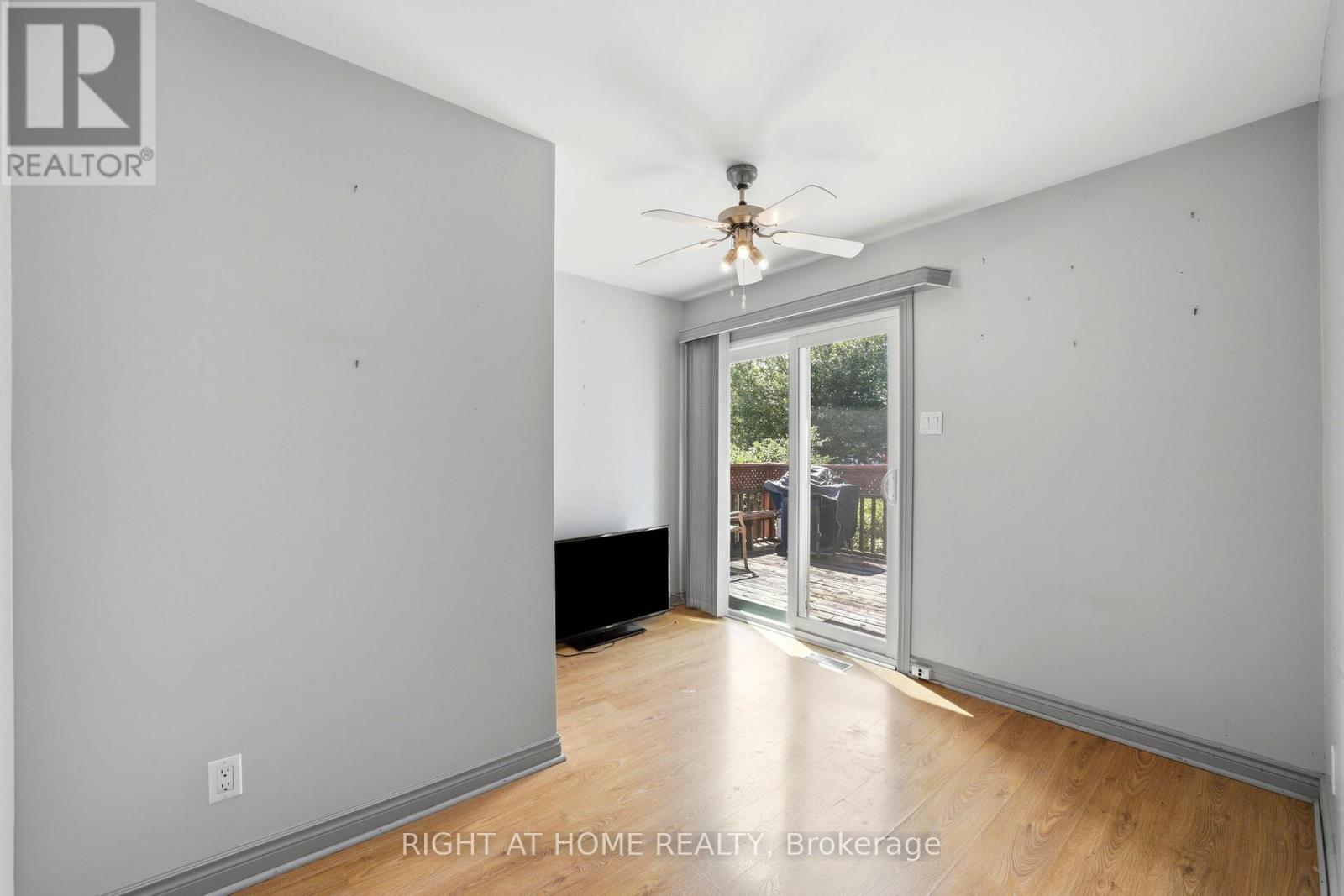 1290 Strathy Avenue, Mississauga, Ontario  L5E 2K8 - Photo 25 - W13690080