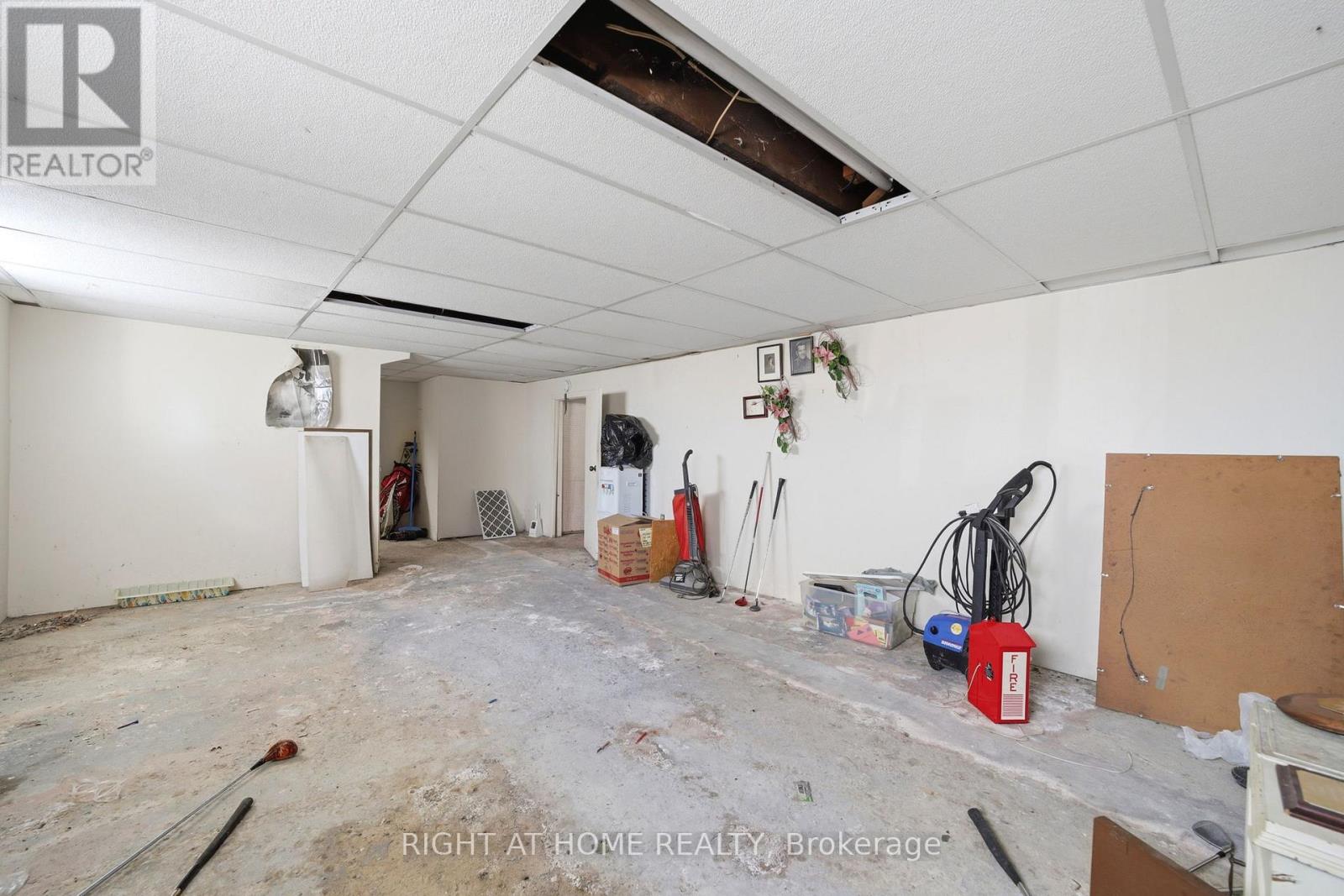 1290 Strathy Avenue, Mississauga, Ontario  L5E 2K8 - Photo 31 - W13690080