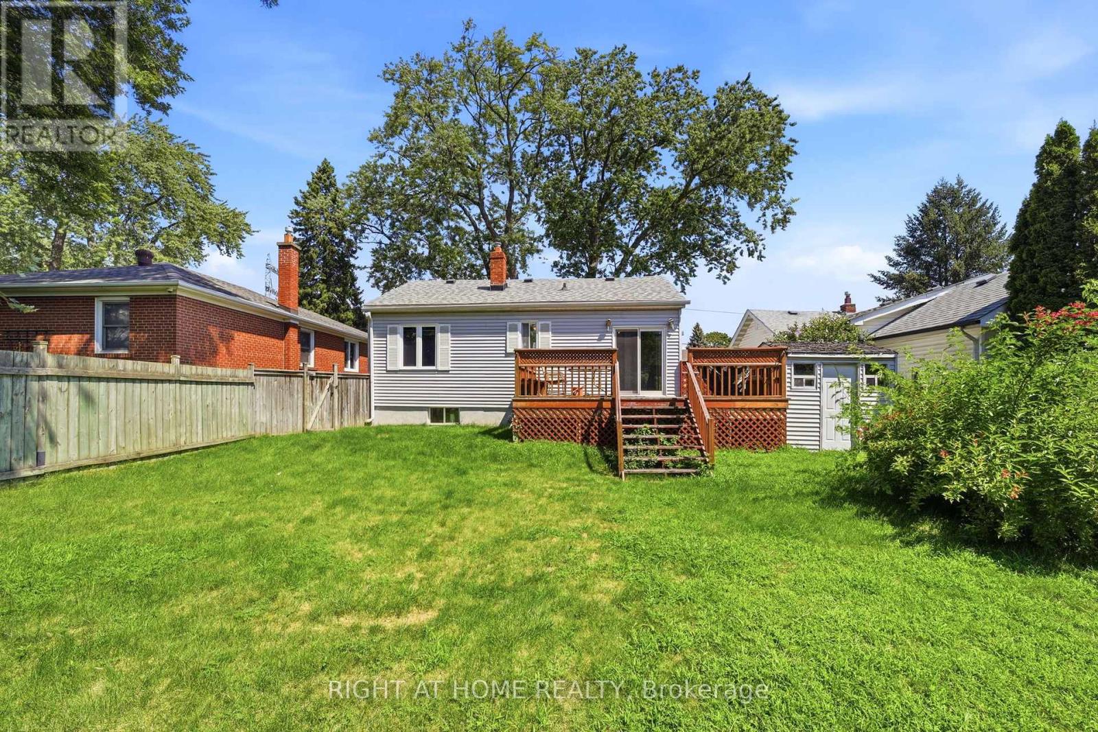 1290 Strathy Avenue, Mississauga, Ontario  L5E 2K8 - Photo 36 - W13690080