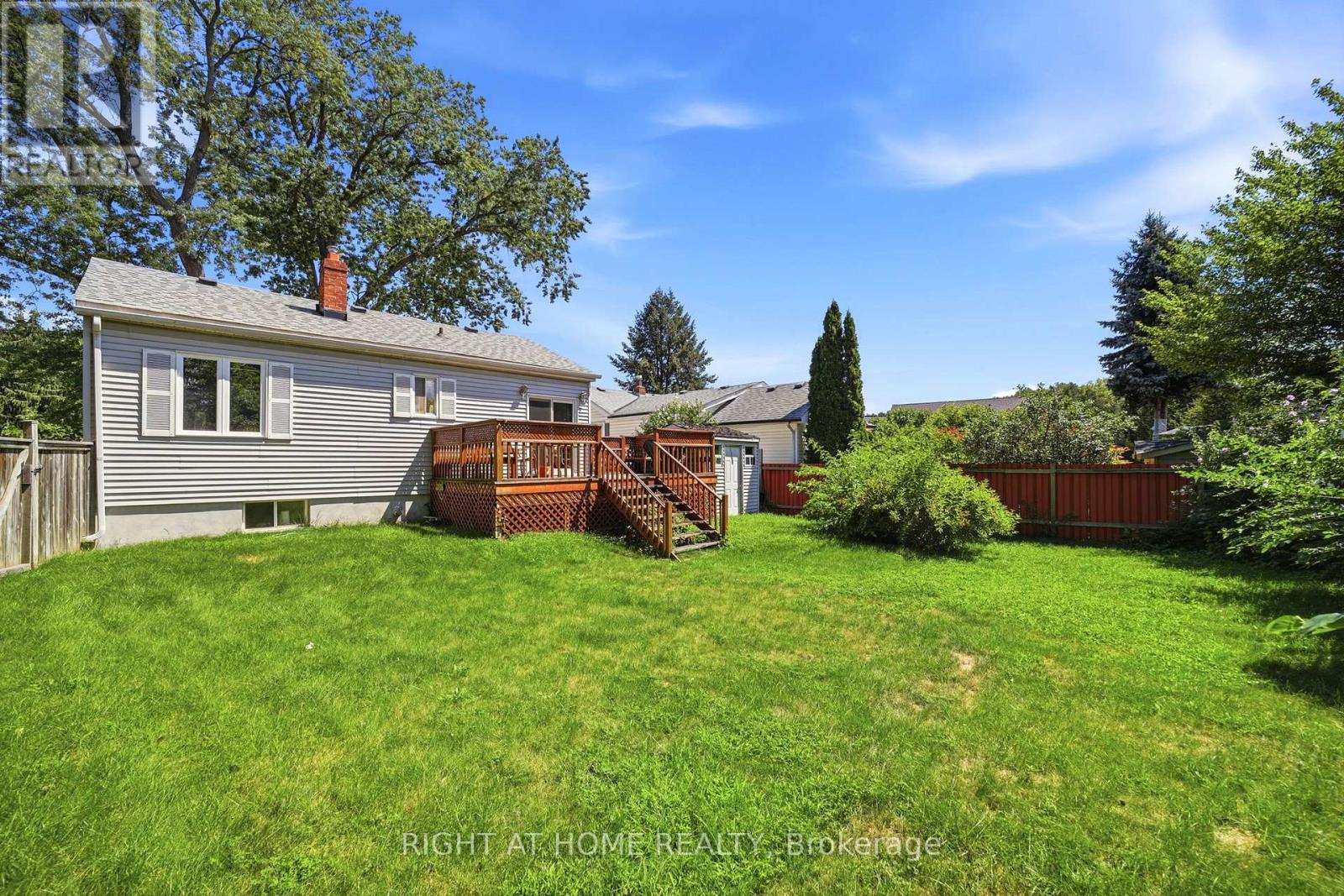 1290 Strathy Avenue, Mississauga, Ontario  L5E 2K8 - Photo 37 - W13690080