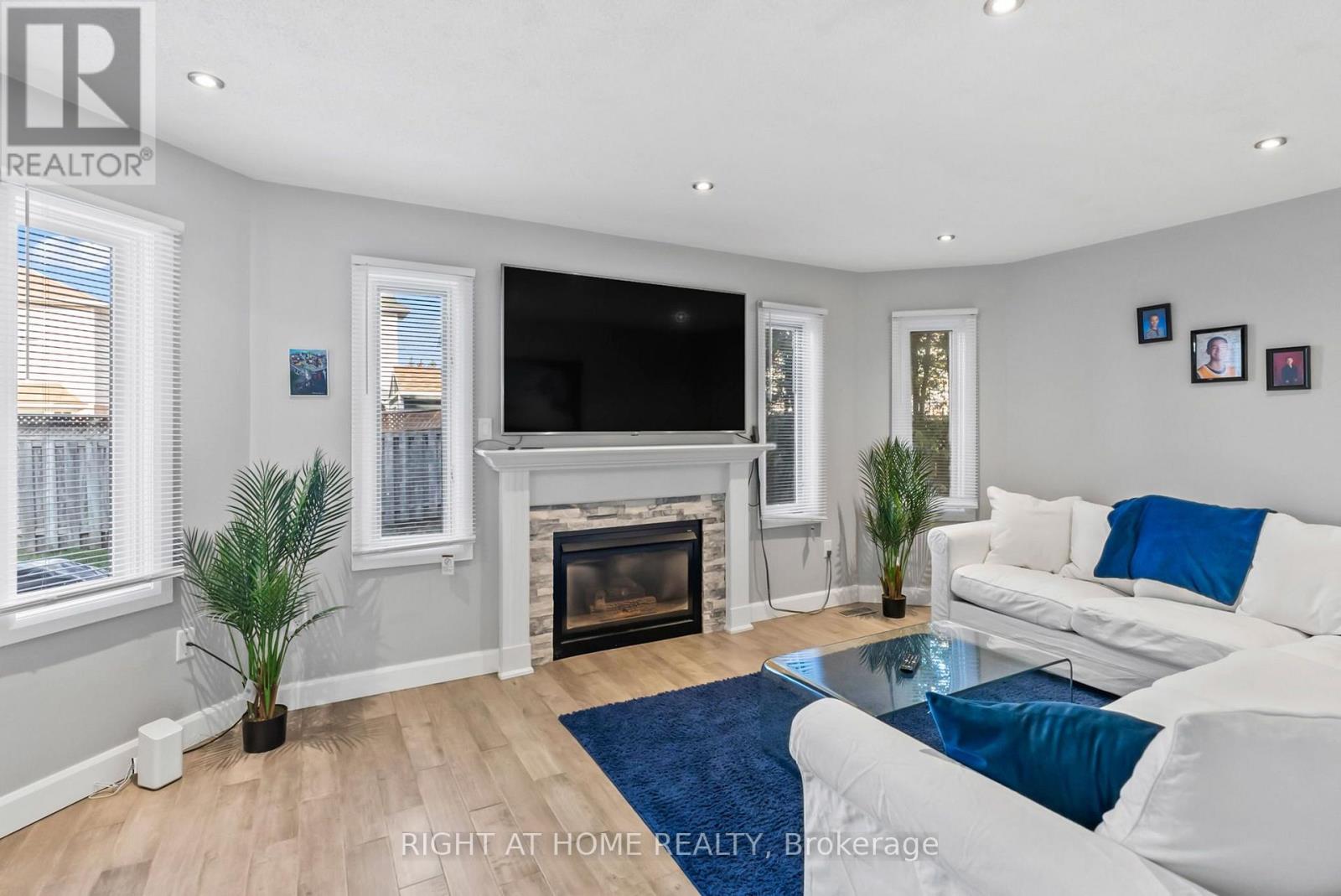 1040 Beaver Valley Crescent, Oshawa, Ontario  L1J 8N2 - Photo 7 - E13570402