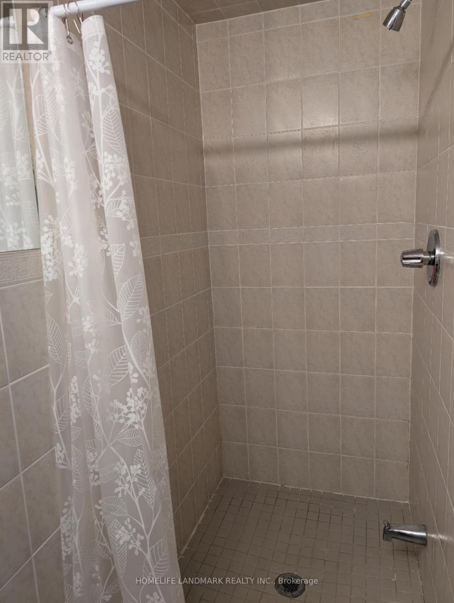 29 Mansard Drive, Richmond Hill, Ontario  L4E 0L7 - Photo 7 - N13690120
