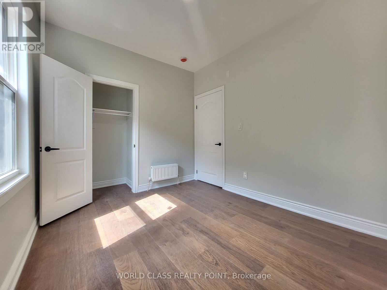 2 - 49 VINE AVENUE