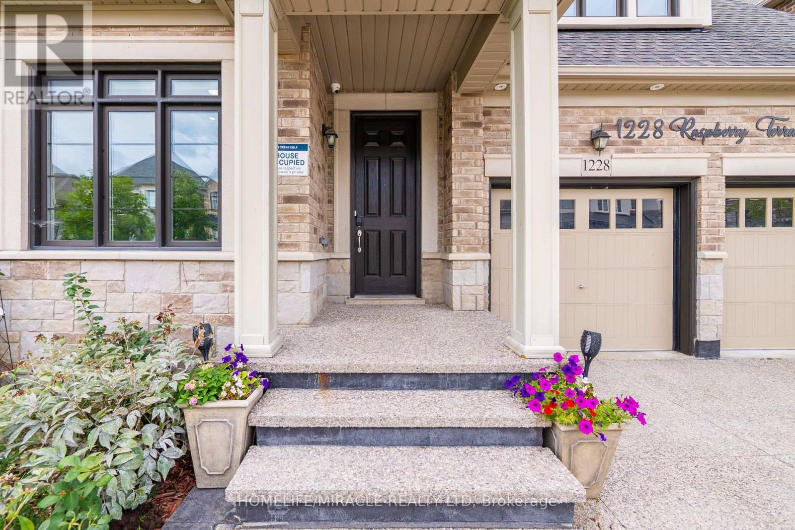 1228 Raspberry Terrace, Milton, Ontario  L9E 1N1 - Photo 4 - W13690128